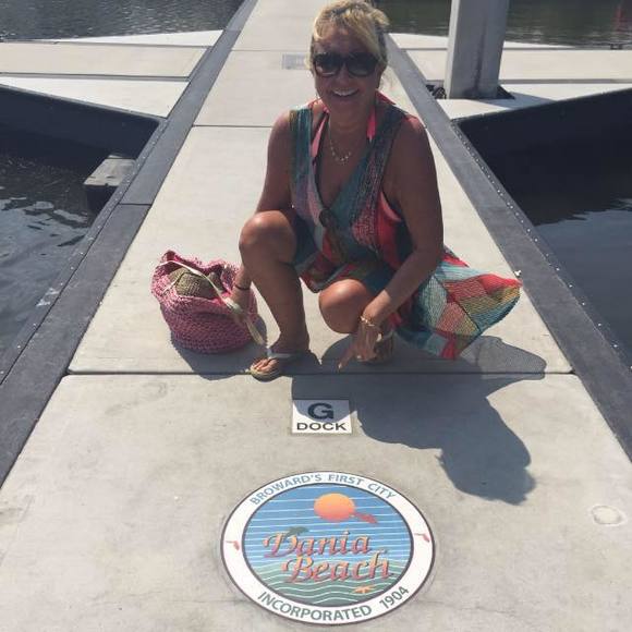 Meet your Posher, Leslie - Picture 1 of 1